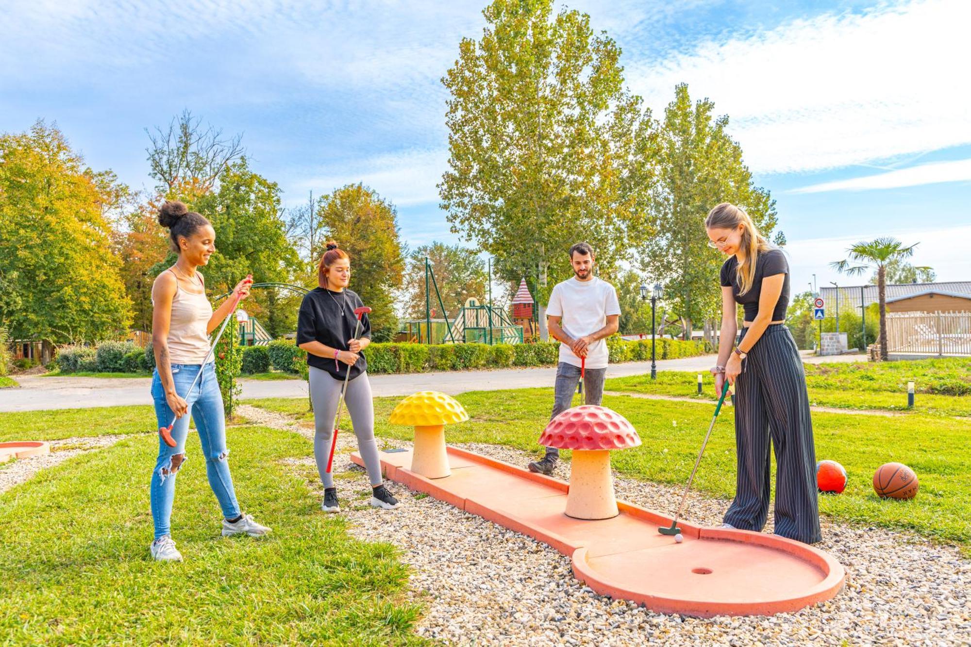Le Parc De Paris Hotel Villevaudé